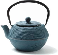 Tealøv THEE SET 1,1 LITER GIETIJZER | COMPLETE SET IN GESCHENKDOOS | Gietijzeren Theepot Met Roestvrijstalen Zeef, Gietijzeren Theekopjes En Onderzetter | In Authentiek Japanse Stijl | Arare Blauw 16 Tealøv THEE SET 1,1 LITER GIETIJZER | COMPLETE SET IN GESCHENKDOOS | Gietijzeren Theepot Met Roestvrijstalen Zeef, Gietijzeren Theekopjes En Onderzetter | In Authentiek Japanse Stijl | Arare Blauw -Korting Op Tafelgerei 1200x1135 1