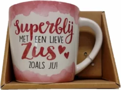 Enjoy Mok - Superblij Met Een Lieve Zus Zoals Jij - Met Binnentekst -Korting Op Tafelgerei 1200x892 2